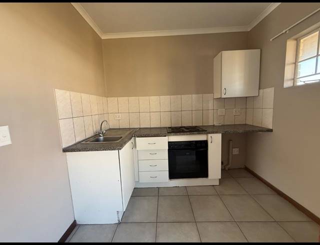 2 BEDROOM APARTMENT FOR SALE IN SYLVIAVALE